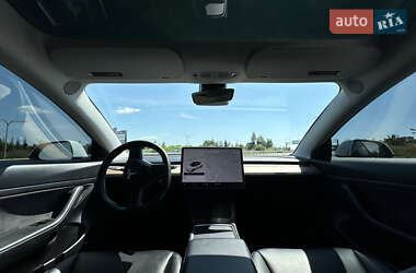 Седан Tesla Model 3 2021 в 