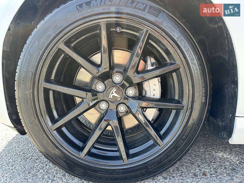 Седан Tesla Model 3 2021 в Львове фото 16 Седан Tesla Model 3 2021 в Львове
