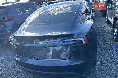 Седан Tesla Model 3 2024 в Львові