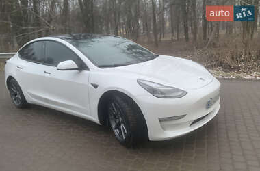 Седан Tesla Model 3 2021 в Львові