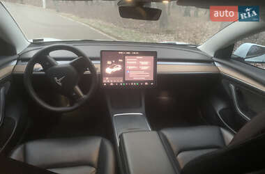 Седан Tesla Model 3 2021 в Львові