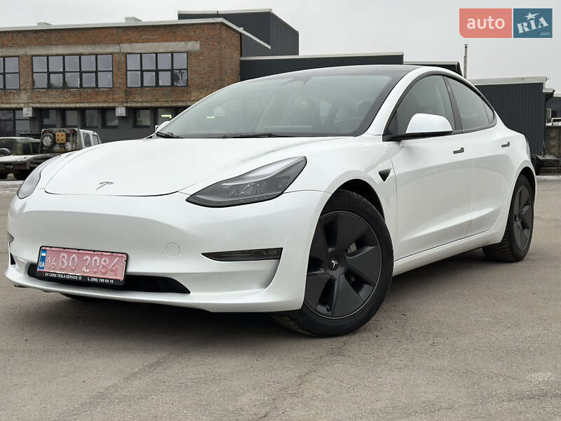 Седан Tesla Model 3 2023 в Рівному