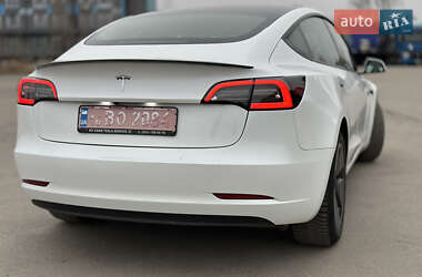 Седан Tesla Model 3 2023 в 