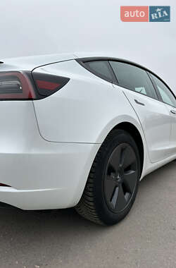 Седан Tesla Model 3 2023 в 