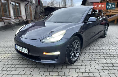 Седан Tesla Model 3 2018 в Іршаві