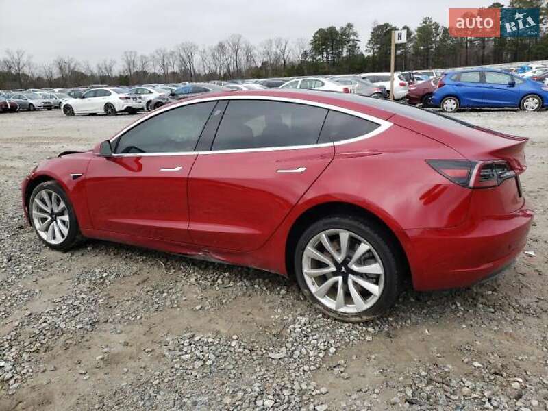 Седан Tesla Model 3 2019 в Львове