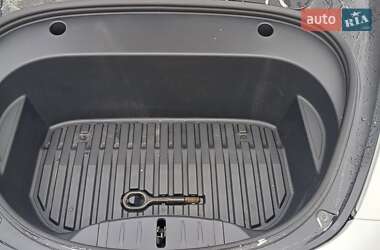Седан Tesla Model 3 2023 в Николаеве