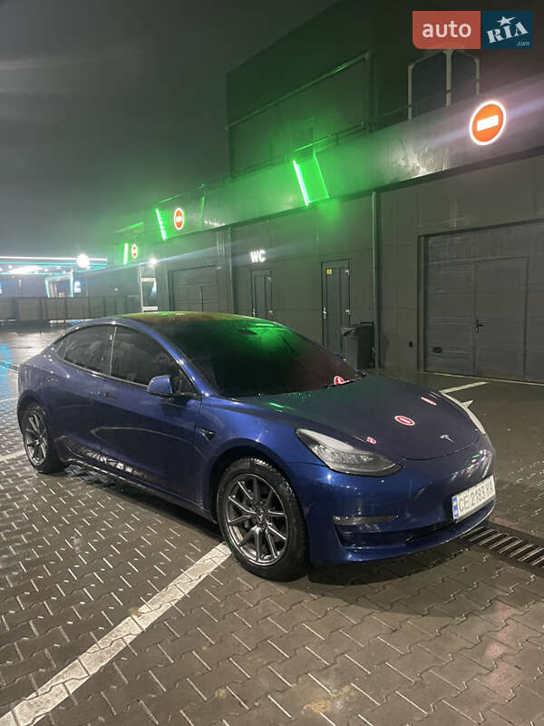 Седан Tesla Model 3 2018 в Черновцах