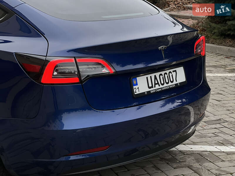 Седан Tesla Model 3 2021 в Харкові