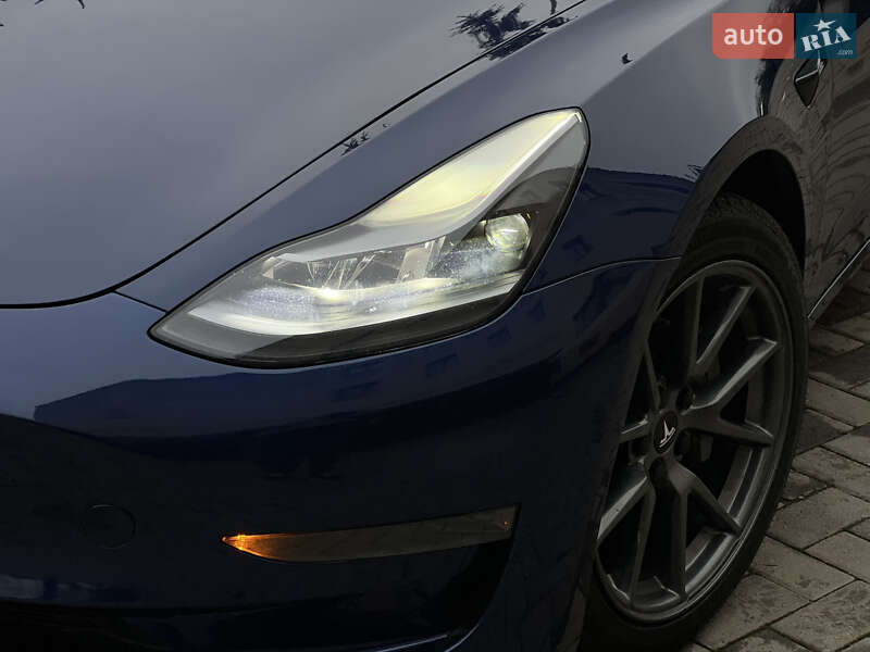 Седан Tesla Model 3 2021 в Харкові