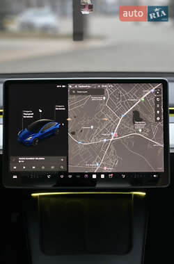 Седан Tesla Model 3 2021 в 