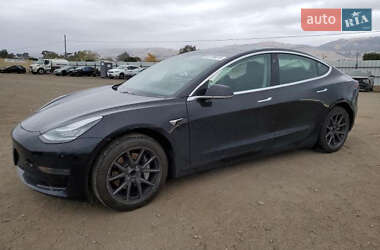 Седан Tesla Model 3 2020 в Киеве