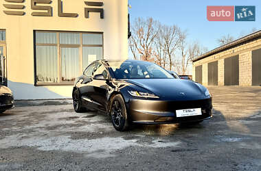 Седан Tesla Model 3 2024 в Вінниці