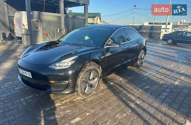 Седан Tesla Model 3 2018 в Львове