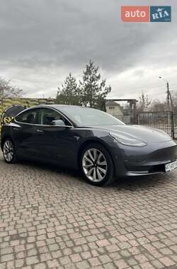 Седан Tesla Model 3 2018 в Івано-Франківську