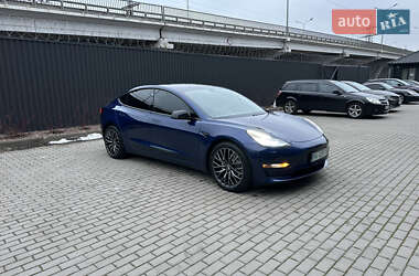 Седан Tesla Model 3 2020 в Броварах