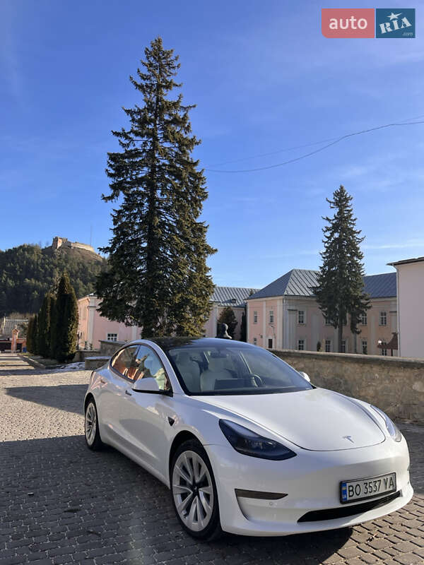 Седан Tesla Model 3 2021 в Тернополе