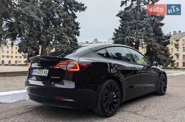 Седан Tesla Model 3 2023 в Одесі