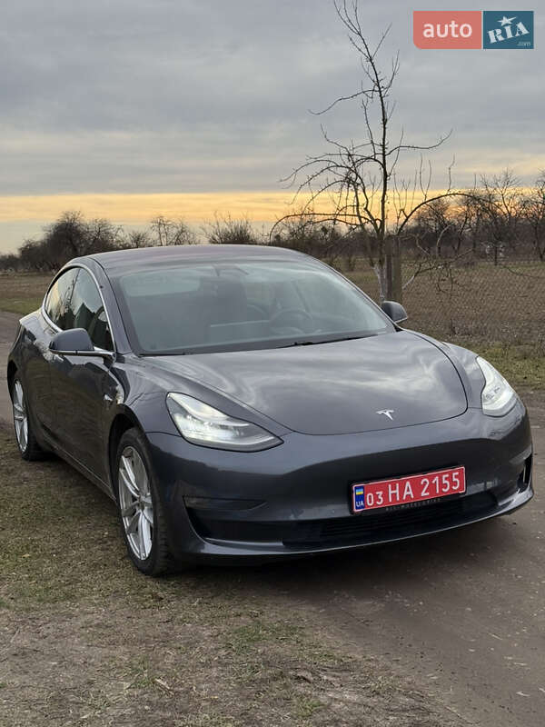 Седан Tesla Model 3 2019 в Луцке