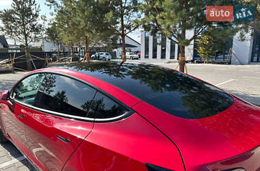 Седан Tesla Model 3 2022 в Ужгороді