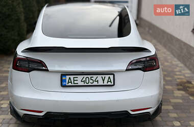 Седан Tesla Model 3 2021 в Дніпрі