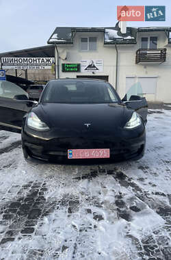 Седан Tesla Model 3 2020 в Трускавці