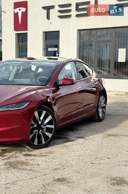 Седан Tesla Model 3 2024 в 