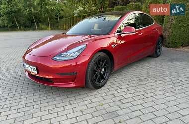 Седан Tesla Model 3 2020 в Львове