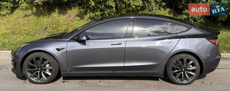 Седан Tesla Model 3 2019 в Одесі