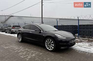 Седан Tesla Model 3 2020 в Львові