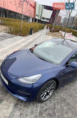Седан Tesla Model 3 2021 в 