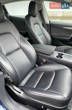 Седан Tesla Model 3 2021 в 