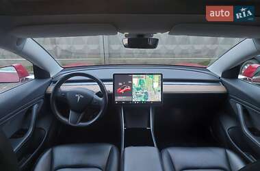 Седан Tesla Model 3 2018 в Львові