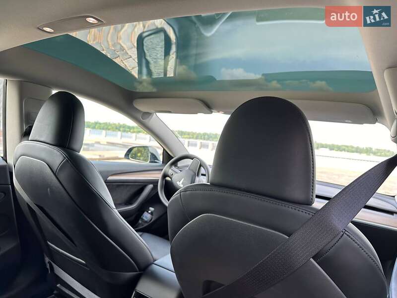 Седан Tesla Model 3 2023 в Києві