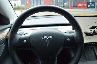Седан Tesla Model 3 2022 в Львове