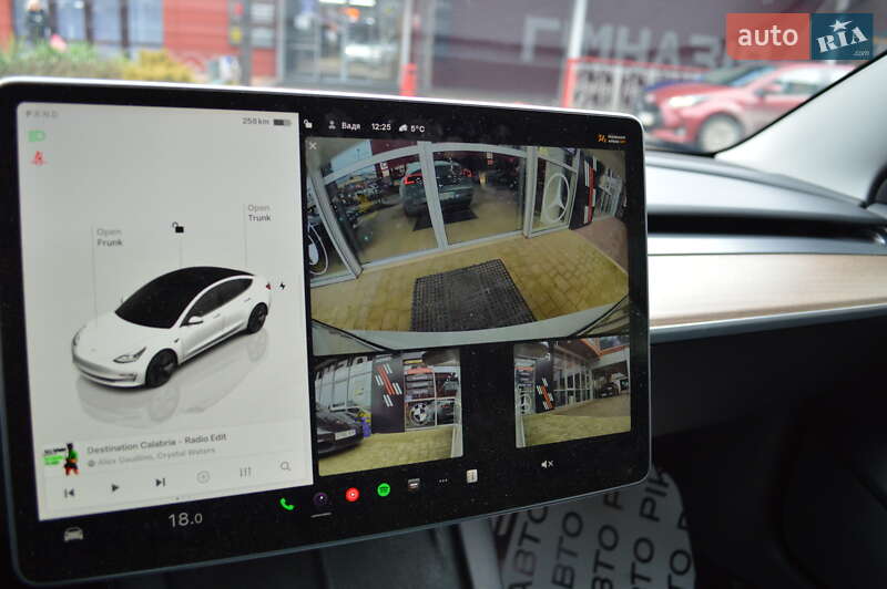 Седан Tesla Model 3 2022 в Львові фото 21 Седан Tesla Model 3 2022 в Львові