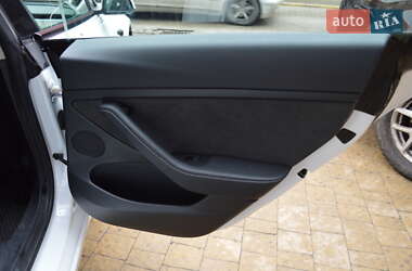 Седан Tesla Model 3 2022 в Львове