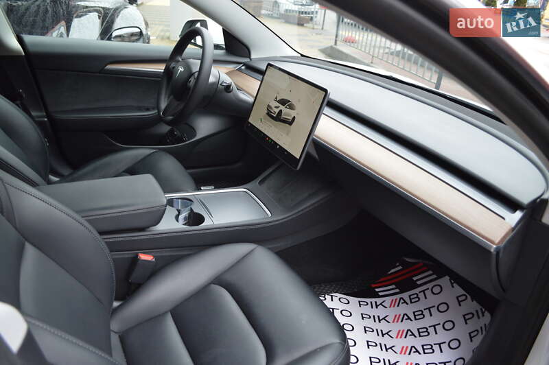 Седан Tesla Model 3 2022 в Львові фото 36 Седан Tesla Model 3 2022 в Львові