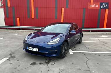 Седан Tesla Model 3 2019 в Киеве