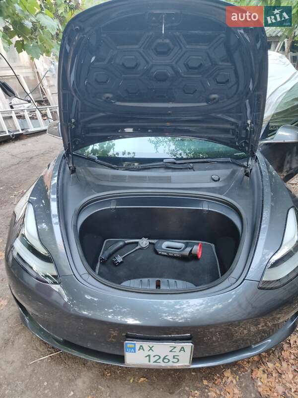 Седан Tesla Model 3 2018 в Харкові