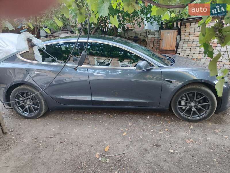 Седан Tesla Model 3 2018 в Харкові