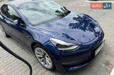 Седан Tesla Model 3 2022 в Гусятині