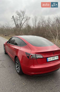 Седан Tesla Model 3 2020 в Києві