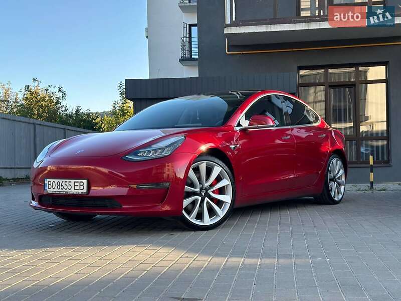 Седан Tesla Model 3 2018 в Шумську