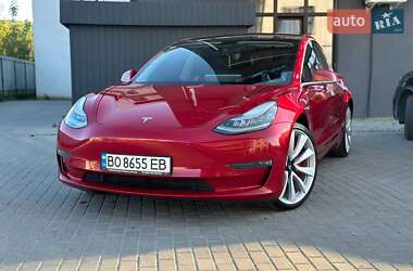 Седан Tesla Model 3 2018 в Шумську