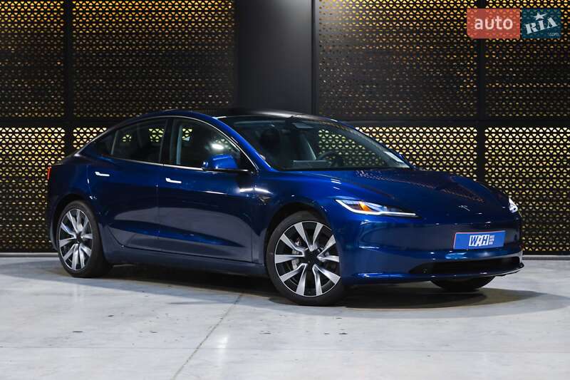 Седан Tesla Model 3 2024 в Луцьку
