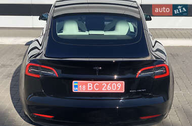 Седан Tesla Model 3 2023 в Рівному