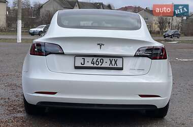 Седан Tesla Model 3 2019 в Дубні