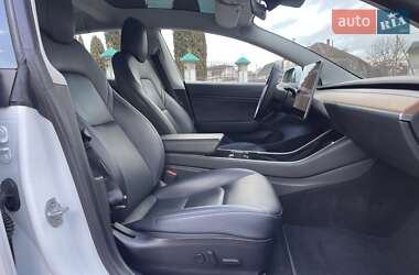 Седан Tesla Model 3 2019 в Дубні