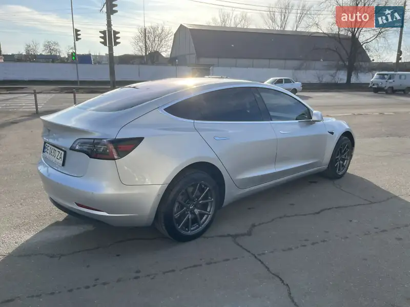 Седан Tesla Model 3 2018 в 